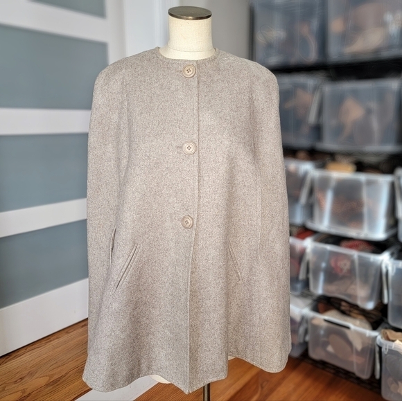 Vintage Lilli Ann Collections Wool Cape Structured Size see measurements - Picture 2 of 16